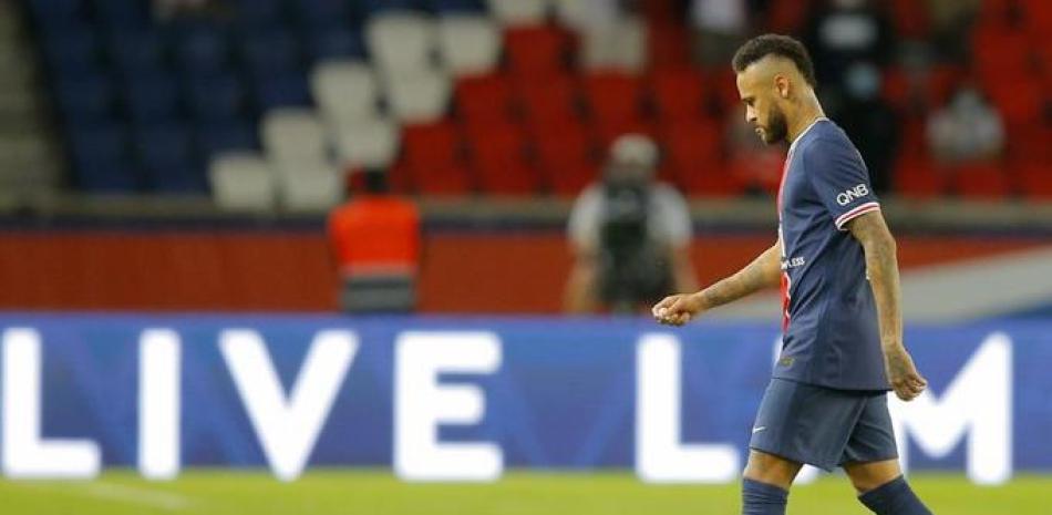 El delantero brasileño Neymar del Paris Saint-Germain, tiene una gran deuda acumulada con el fisco, según las autoridades.