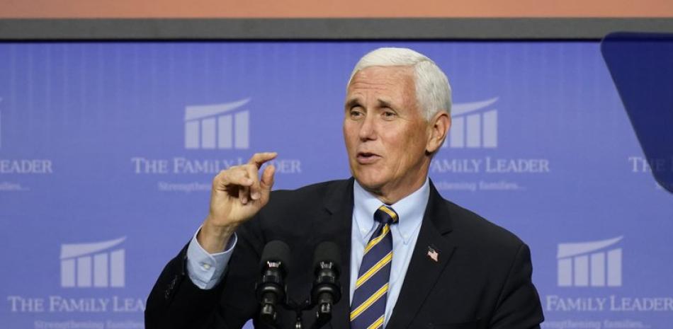 El vicepresidente Mike Pence habla durante un evento en Des Moines, Iowa, el jueves 1 de octubre de 2020. (AP Foto/Charlie Neibergall)