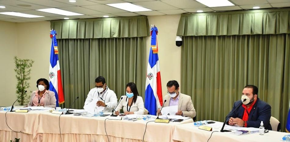 Comisión especial del Senado a cargo de la escogencia de los nuevos miembros de la JCE. / Prensa Senado