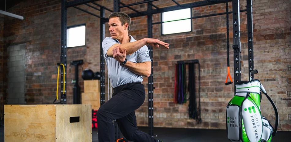 Este ejercicio es fabuloso para “soltar” los músculos grandes de las piernas y la espalda baja.