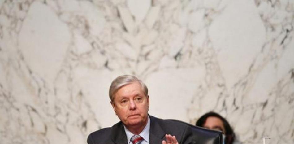 El senador Lindsey Graham asiste al cuarto día de audiencias de confirmación para la jueza nominada a la Corte Suprema Amy Coney Barrett en Capitol Hill, Washington, DC. Foto: Mandel Ngan-Pool/AFP.