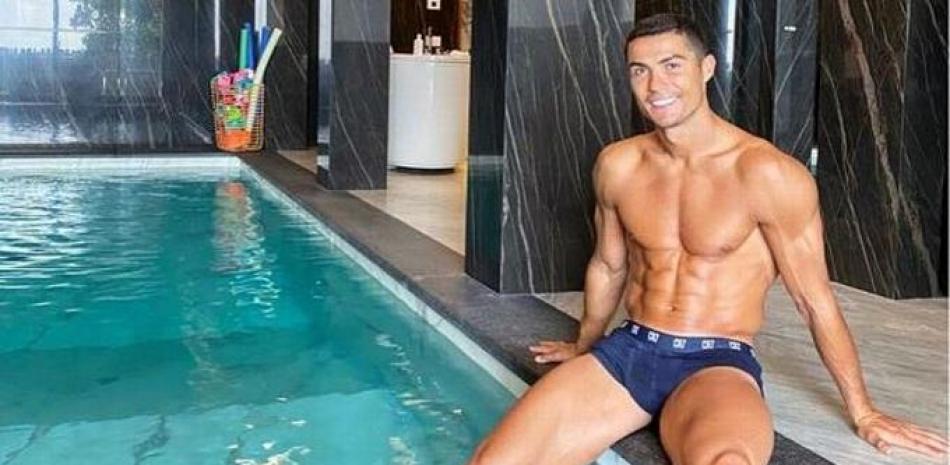 Ronaldo se encuentra aislado en su domicilio de Turín guardando la cuarentena para su recuperación.