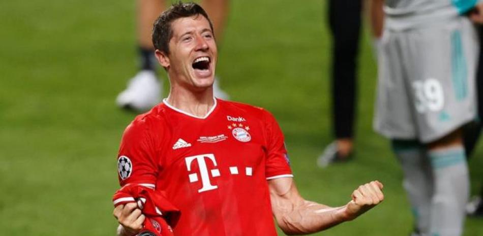 Robert Lewandowsk consiguió un triplete en la victoria del Bayern de Munich.