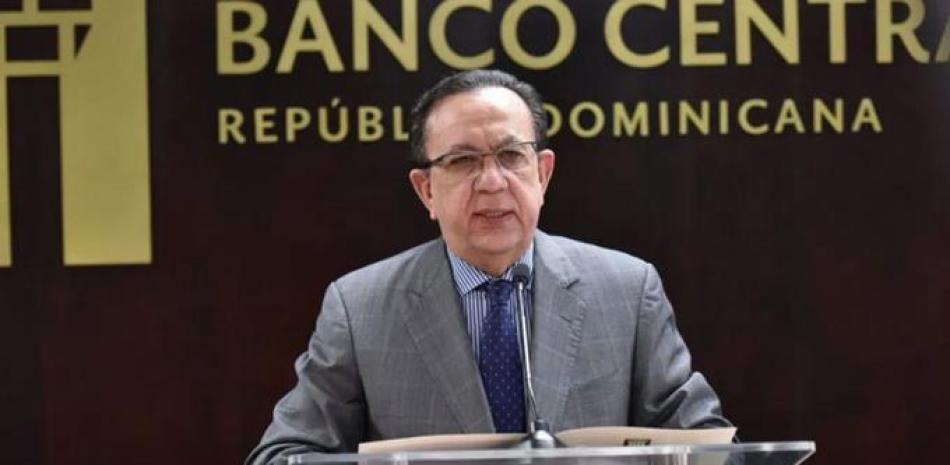 Héctor Valdez Albizu proyecta que para el año 2021 la economía cerrará con crecimiento de 6% del PIB, por encima de su potencial. Esto lo dijo al exponer sobre del “Desempeño de la economía dominicana durante enero- septiembre 2020 y sus perspectivas para el próximo año”.