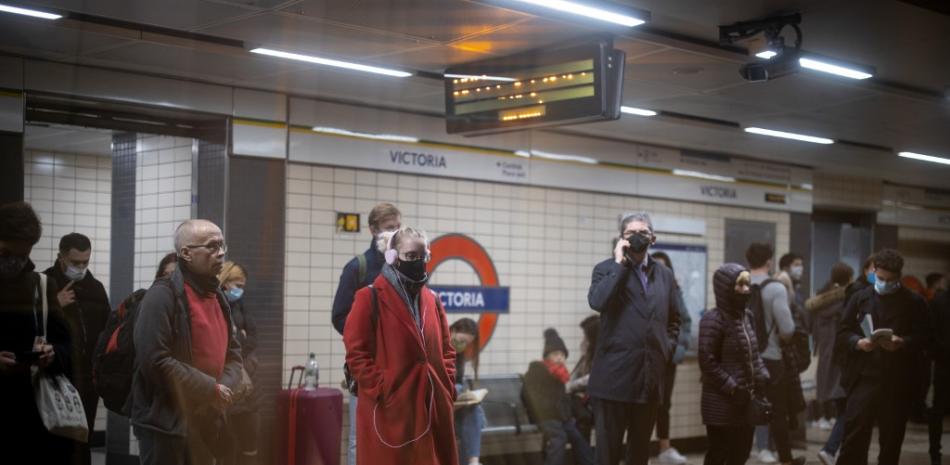 Estación de metro de Victoria en el centro de Londres. Tolga Akmen / AFP