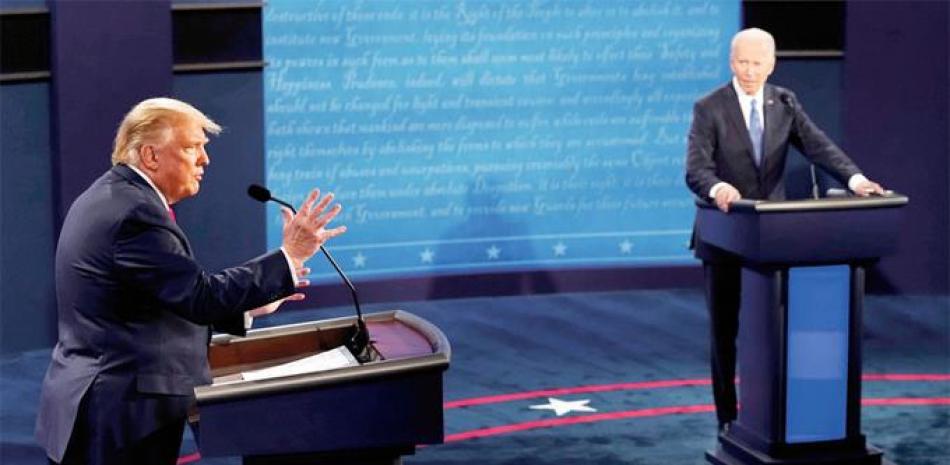 Los candidatos Donald Trump y Joe Biden se enfrentaron en dos debates porque el segundo se suspendió. AP