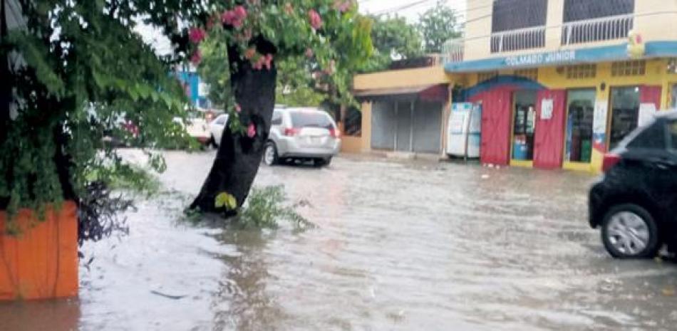 El Gran Santo Domingo fue afectado por intensos aguaceros ocurridos ayer debido a una vaguada. GLAUCO MOQUETE