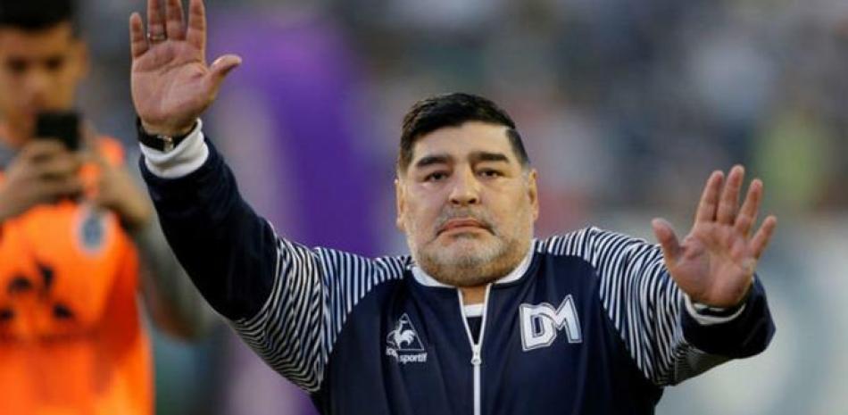 Diego Armando Maradona sigue recibiendo la solidaridad del pueblo argentino luego de su internamiento por problemas de salud.