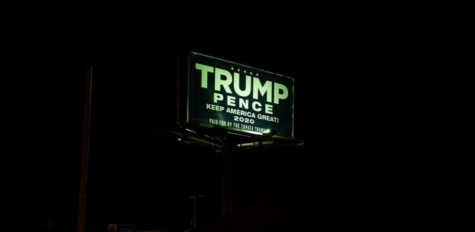 Una valla publicitaria que apoya al presidente Donald Trump en Zapata, Texas, el 5 de noviembre de 2020. (Veronica G. Cardenas/The New York Times)