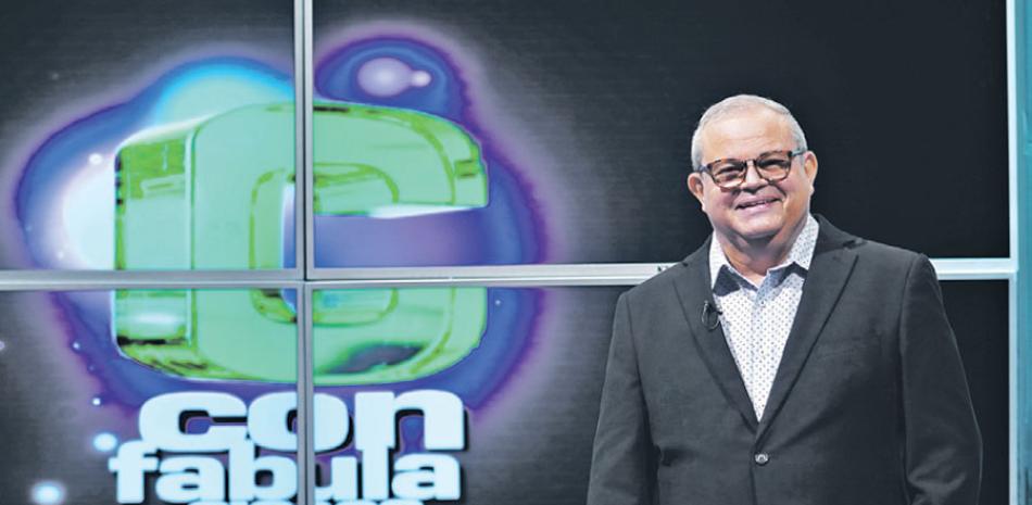 Alfonso Quiñones tendrá programa por el canal 4.