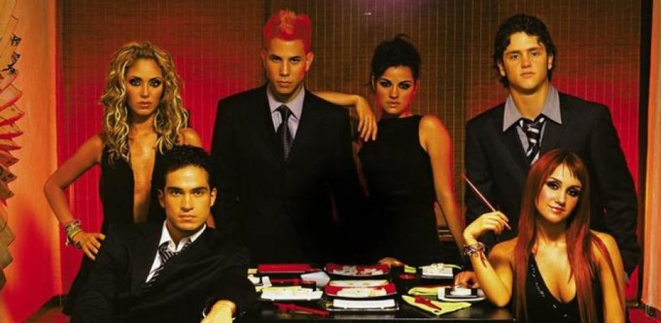 RBD hará un concierto virtual el próximo 26 de diciembre, lo que sigue causando polémicas entre los fanáticos.