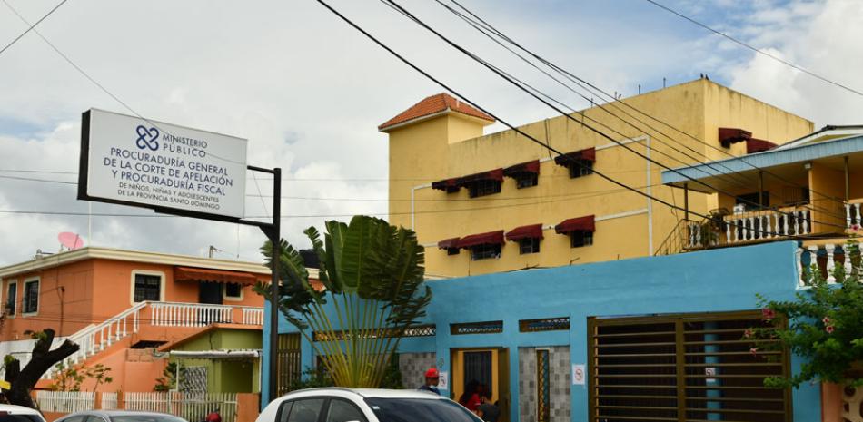 Autoridades de la fiscalía de la provincia de Santo Domingo atenderán la situación de los niños. ADRIANO ROSARIO/LD