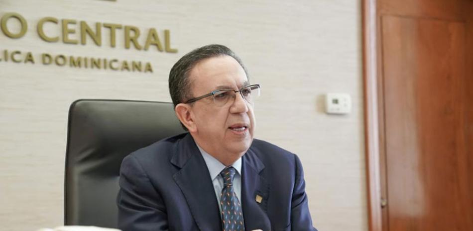 Héctor Valdez Albizu, gobernador del BCRD. externa