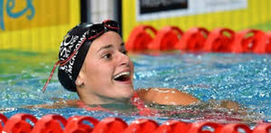 La nadadofa australiana Kaylee McKeown instaló un nuevo récord mundial en los 200 metros.