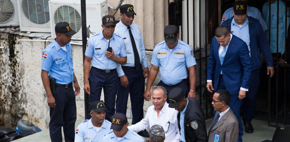 Ángel Rondón mencionado como la persona que recibió los US$92 millones que Odebrecht admite haber distribuido en el país para los sobornos que les permitieran obtener diferentes obras.