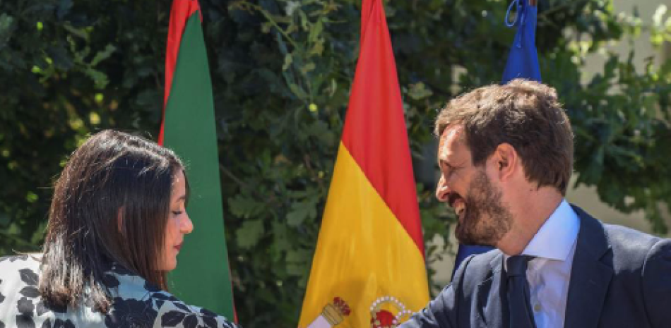 Inés Arrimadas y Pablo Casado, presidentes de los principales partidos de oposición en España recurrirán al Supremo la decisión del Conbreso.