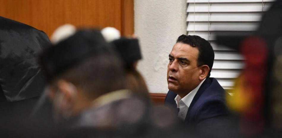 Juan Alexis Medina escucha la decisión del juez Alejandro Vargas. Foto Jorge Cruz / LD