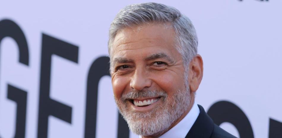 George Clooney tuvo que ser hospitalizado tras perder 12 kilos para su más reciente película "The Midnight Sky".