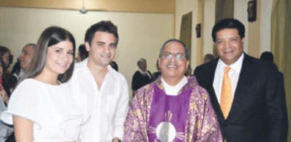 Priscila Jorge Kurdas, Michael Jorge Kurdas, monseñor Benito Ángeles y Frank Jorge Elías.