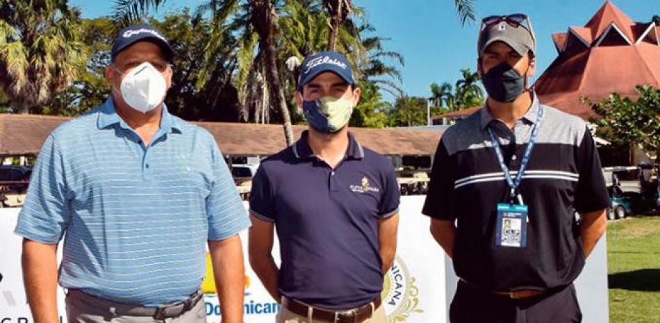 Augusto Reyes, presidente del Playa Dorada Golf Course; Adrea Attus, director general yJosé Garrido, director.