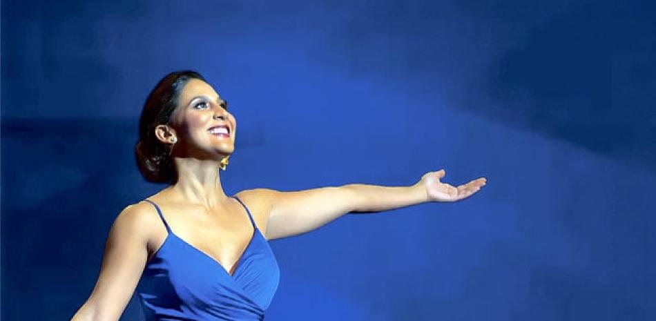 Nathalie Peña Comas cantará este viernes desde el Teatro Nacional, a través del canal 4.