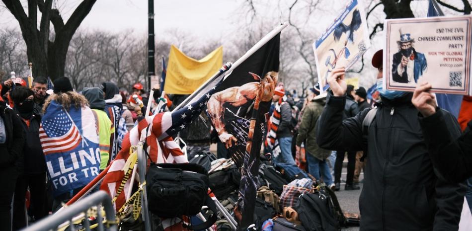 Las multitudes llegan para el mitin "Stop the Steal" el 6 de enero de 2021 en Washington, DC. Spencer Platt / Getty Images / AFP