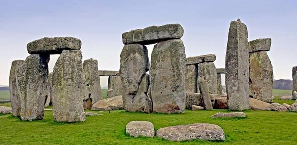 Stonehenge, creado en el periodo neolitico, edad moderna de piedra, es uno de los elementos arquitectonicos representativos de la epoca.
