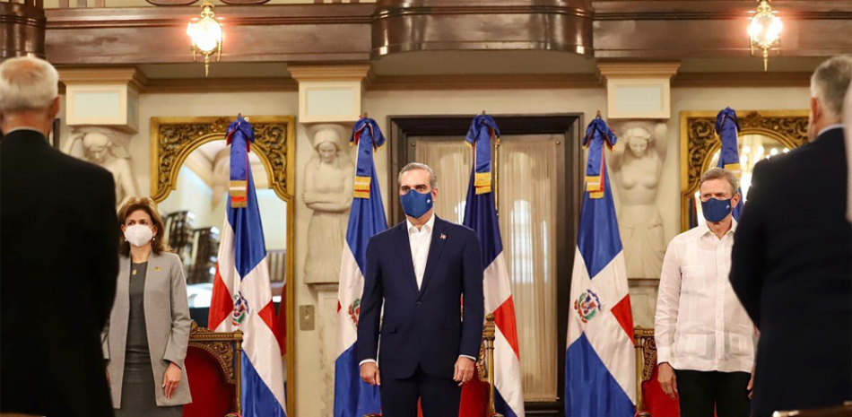El presidente Luis Abinader encabezó el acto en el Palacio Nacional junto a la vicepresidenta Raquel Peña y autoridades haitianas.