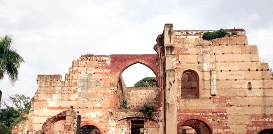 Ruinas del primer hospital del Nuevo Mundo. FOTO ALEXIS RAMOS B.