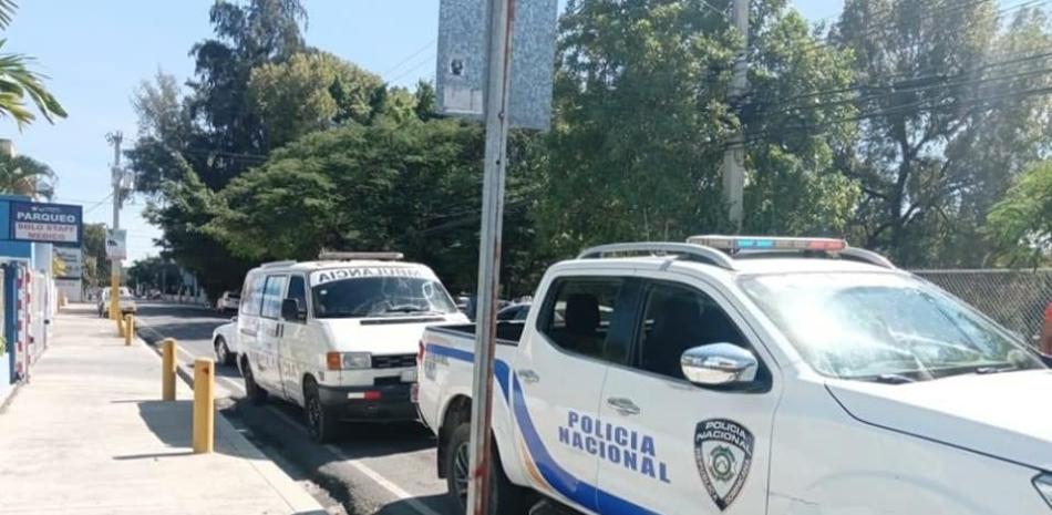 Vehículos de la Policía Nacional en La Vega. / Adolfo Paniagua