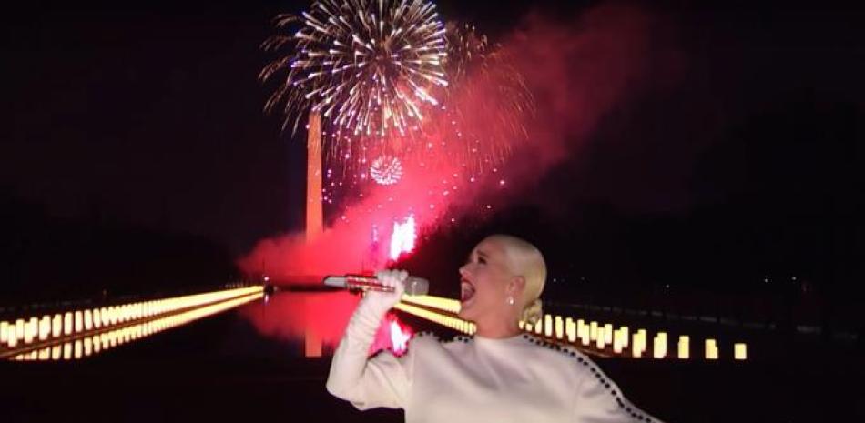 Katy Perry interpeta Fireworks en la fiesta de investidura de Joe Biden