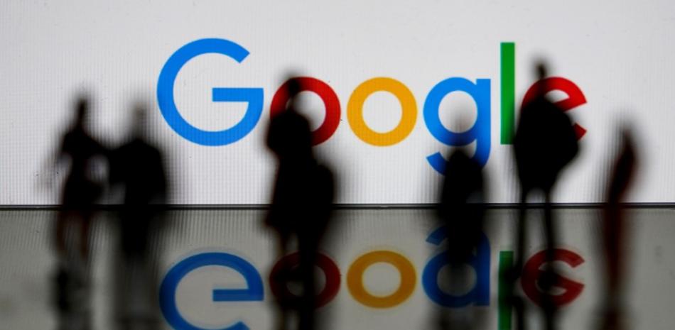 Google amenazó el 22 de enero de 2021 con bloquear el acceso de los usuarios australianos a su servicio de búsqueda a menos que el gobierno cambiara la legislación propuesta para que el gigante de Internet pagara a los medios de comunicación por su contenido.
Kenzo Tribouillard RIBOUILLARD / AFP