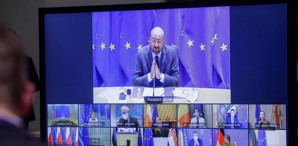 El presidente del Consejo Europeo, Charles Michel, durante la celebración de la Cumbre por videoconferencia de Jefes de Estado y de Gobierno para la contención del coroanvirus.

EFE/EPA/OLIVIER HOSLET / POOL
