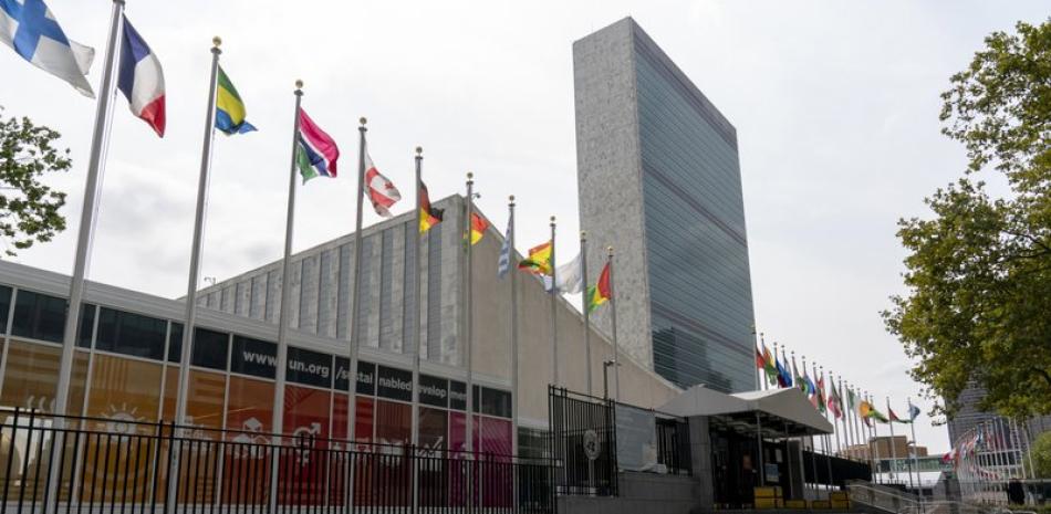 Barreras de metal bloquean la entrada principal de la sede de Naciones Unidas, el 18 de septiembre de 2020, en Nueva York.

Foto: AP/ Mary Altaffer