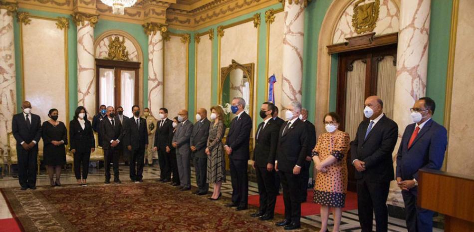 El presidente Luis Abinader tomó el juramento a los nuevos jueces en el Palacio Nacional.