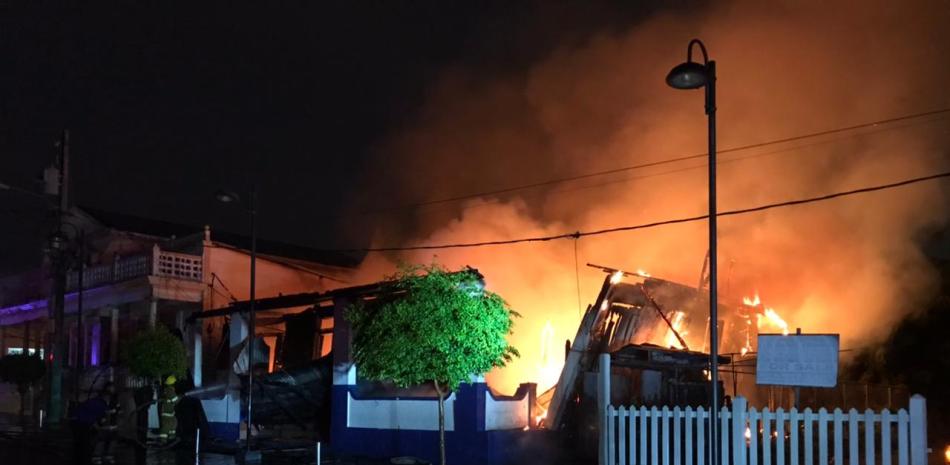 Imagenes del incendio en Puerto Plata.