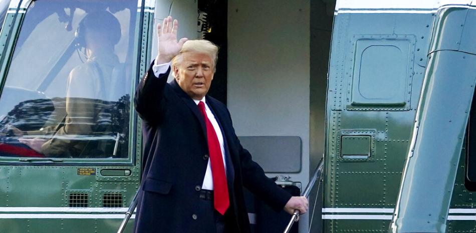Donald Trump al momento de abandonar la Casa Blanca el 20 de enero del 2021.

Foto: AP/ Alex Brandon