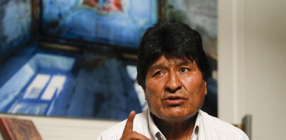 El expresidente boliviano Evo Morales habla durante una entrevista con The Associated Press en la Ciudad de México, el jueves 14 de noviembre de 2019.

Foto: AP/Eduardo Verdugo