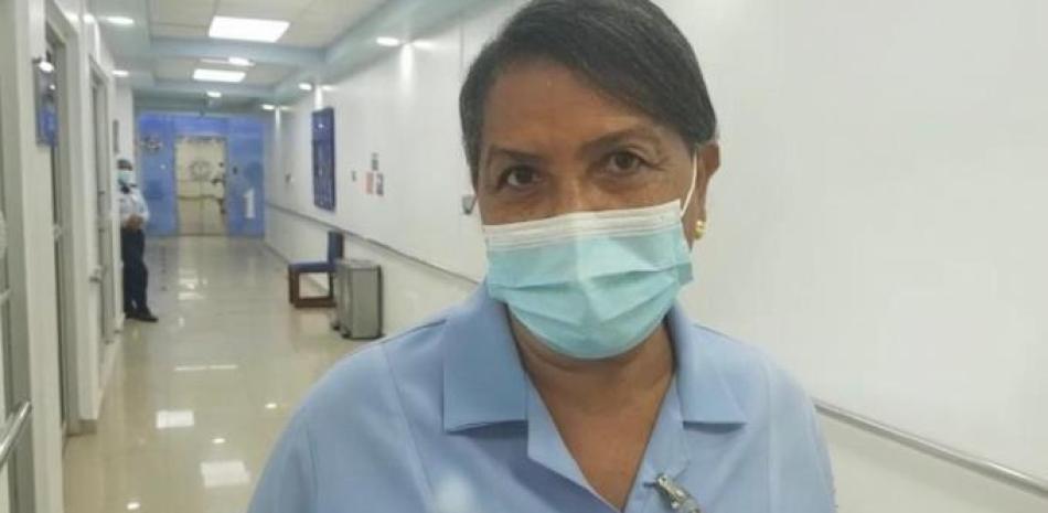 Josefina Jiménez, la tercera persona en vacunarse.