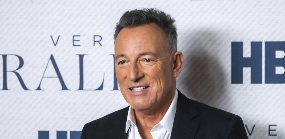 En esta foto del 23 de octubre de 2019, Bruce Springsteen llega al estreno mundial del documental de HBO "Very Ralph" en Nueva York. (AP, Archivo)