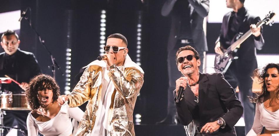 Daddy Yankee y Marc Anthony cuando se presentaron en Premio Lo Nuestro 2021
