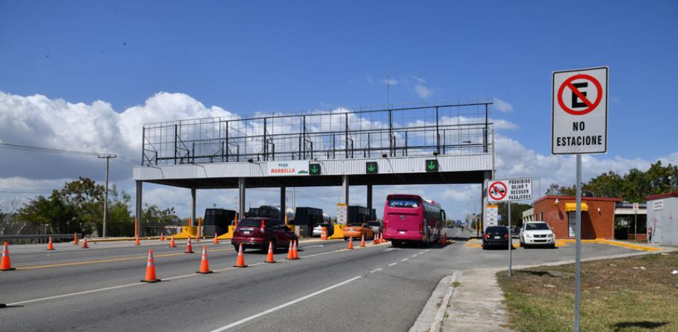 Las empresas colombianas financiaron el 80% del costo de las autopistas y, a cambio, el Gobierno dominicano les cedió el derecho a cobrar el 100% de los peajes por 30 años. /RAÚL ASENCIO