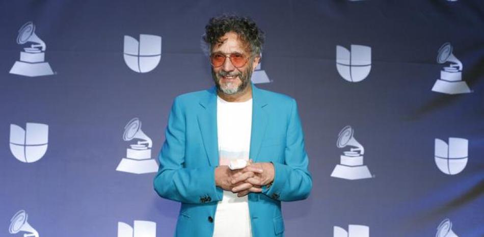 El rockero argentino Fito Páez posa en la sala de prensa durante la ceremonia de los Latin Grammy, el 14 de noviembre de 2019 en Las Vegas. 

Foto: Eric Jamison/Invision/AP