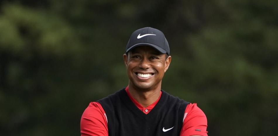 Foto del 29 de octubre del 2019 Tiger Woods sonríe en la ceremonia del Zozo Championship PGA Tour en el Accordia Golf Narashino country club en Inzai, east of Tokio, Japon. El martes 16 de marzo del 2021, Woods confirma a través de redes sociales que ya está en su casa en Florida recuperándose tras el accidente del mes pasado. (