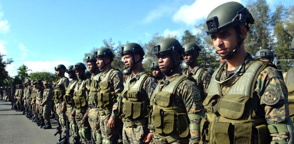 El Gobierno dominicano ha apretado más con sus fuerzas militares el cordón de vigilancia en el tramo fronterizo.