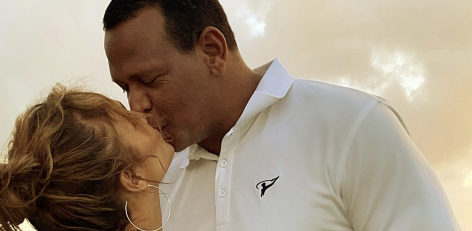 Alex Rodríguez y Jennifer Lopez fueron vistos besándose en República Dominicana.
