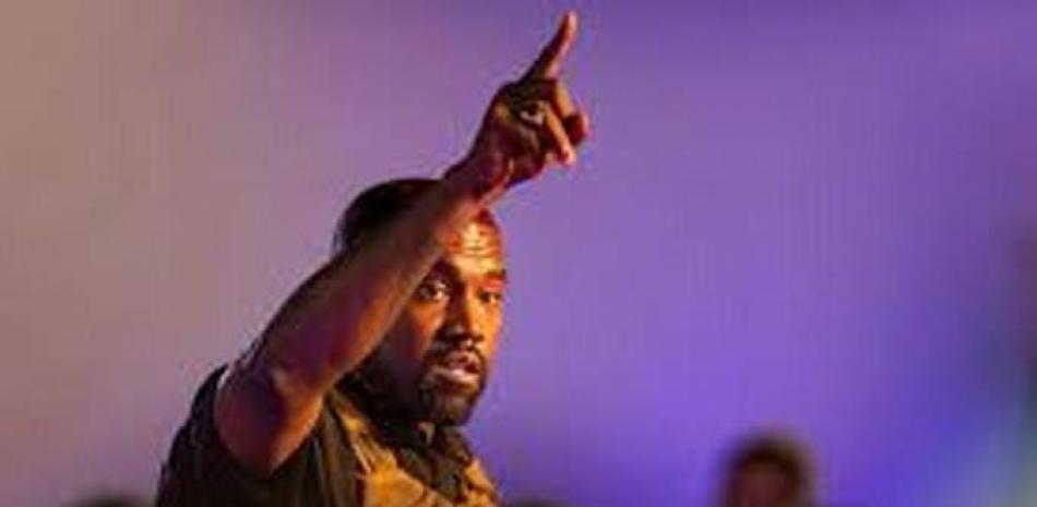 Kanye West acumular 6 mil millones de dólares en su fortuna entre marcas, acciones y otros activos, según la revista Forbes.
