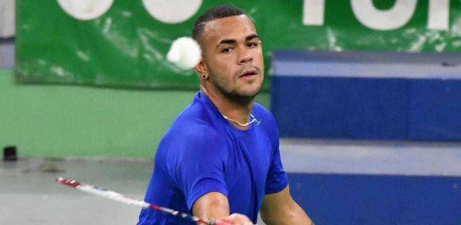 El dominicano Argenis Mariñez aseguró tres medallas de bronce en el XI Bádminton Santo Domingo Open 2021.