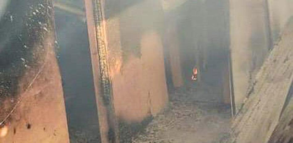 La vivienda quemada ayer tras la muerte de un capitán.