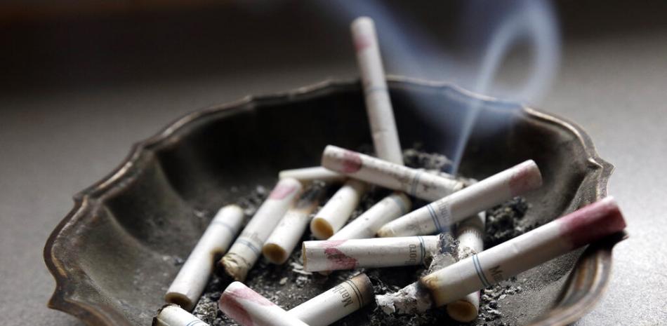 Un cenicero con cigarros en Hayneville, Alabama, el 2 de marzo de 2013.

Foto: AP/Dave Martin